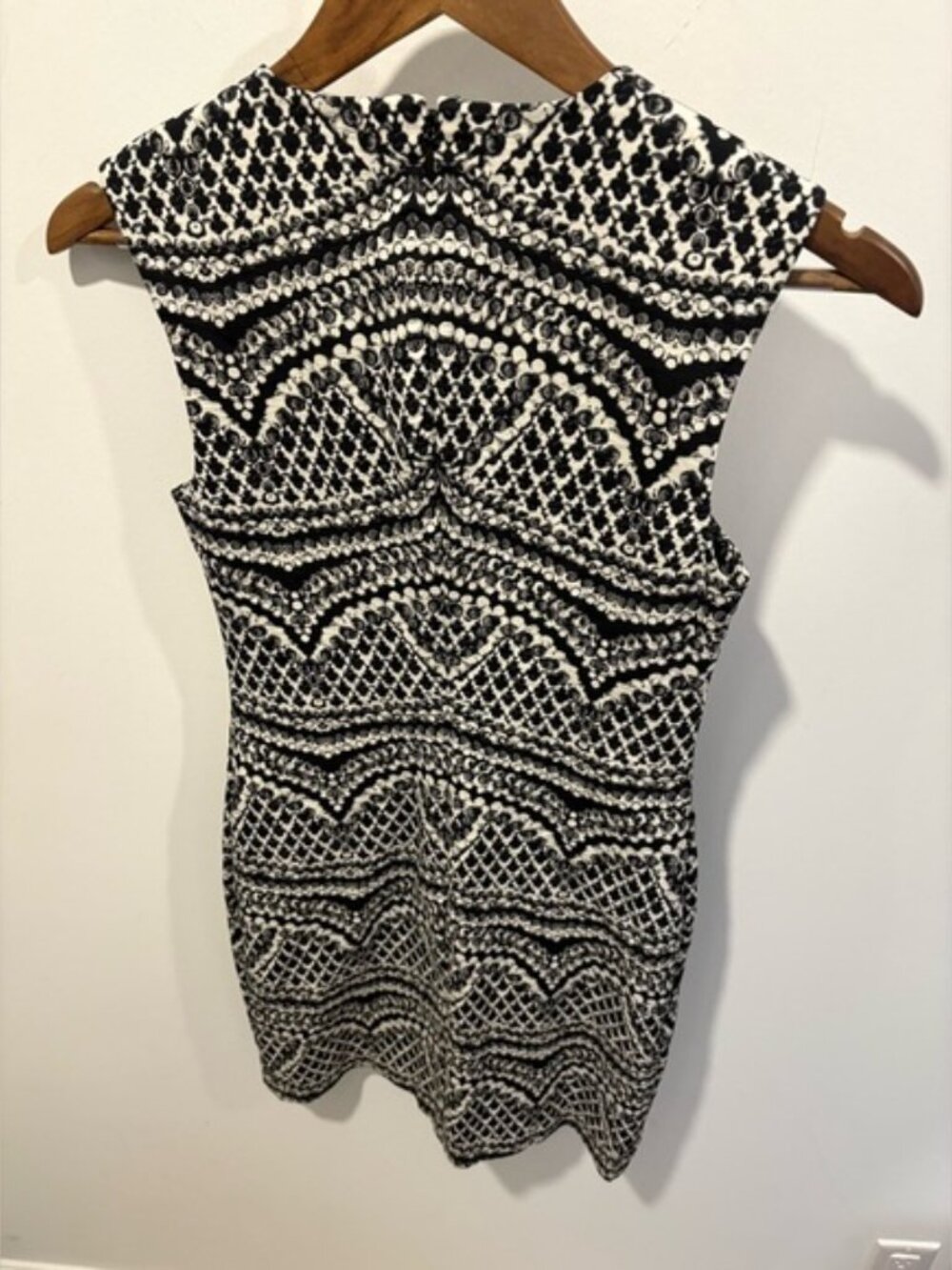 Diane von Furstenberg | DVF Geometric Knit Sheath Dress - Black & White - Size 2 - Picture 6 of 8